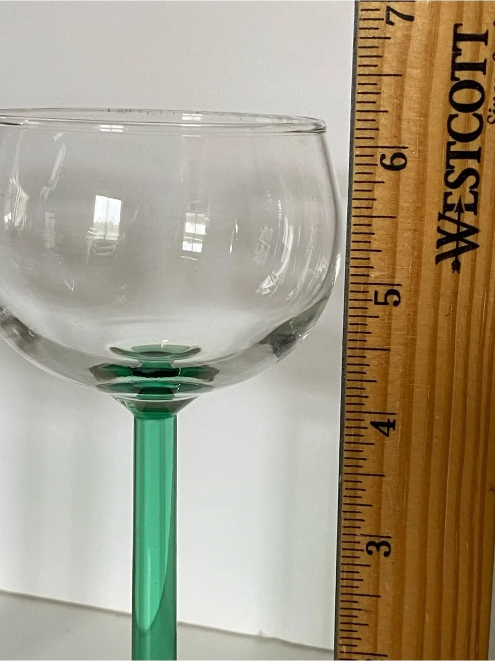Vintage Luminarc Wine Glass Green Stem Set Of 2 Made In France Mint Cond! 6.25”.